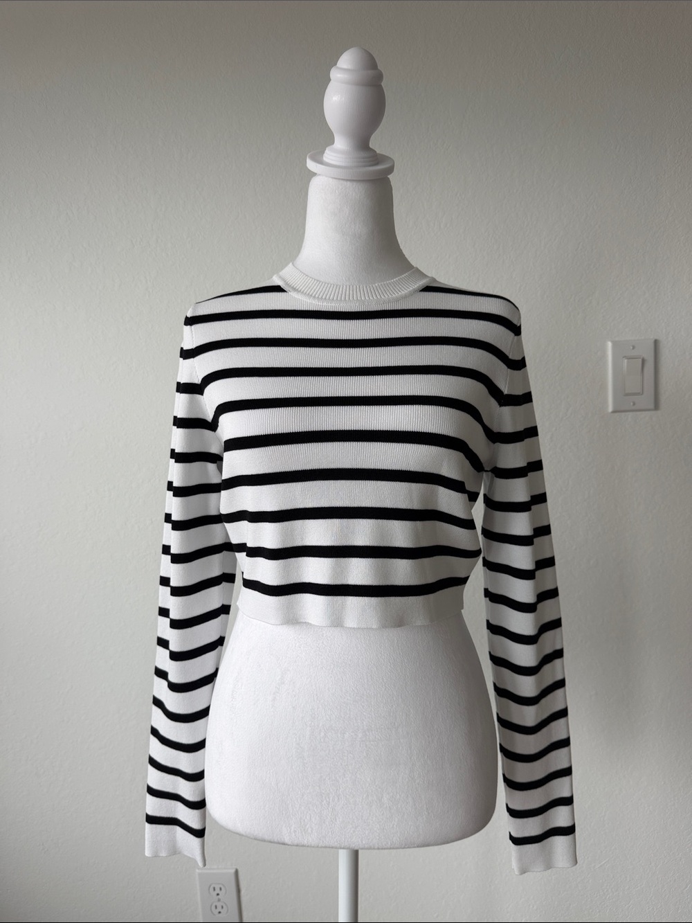 Women's Black & White Striped Long Sleeve Crewneck Top